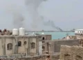 الحوثيون يصعدون هجماتهم على ميناء المخا اليمني.. و 4 انفجارات تهز المدينة