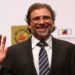 خالد يوسف يقاضي “مصر للطيران”.. والسبب مشهد إيحائي لاحمد العوضي