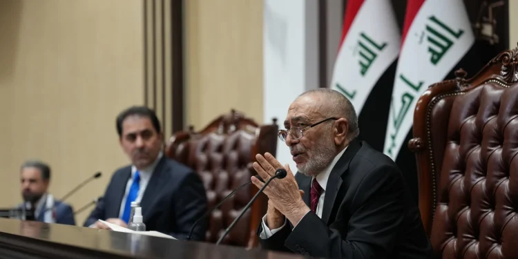 مطرقة المشهداني تنهي فوضى البرلمان بعد المشادة الكلامية مع المندلاوي