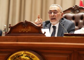 “وثيقة”… البرلمان يطالب السوداني بإحالة المسؤولين إلى التقاعد