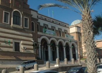 ليبيا بأكملها رهينة لمسلحين يستهدفون “المصرف المركزي”