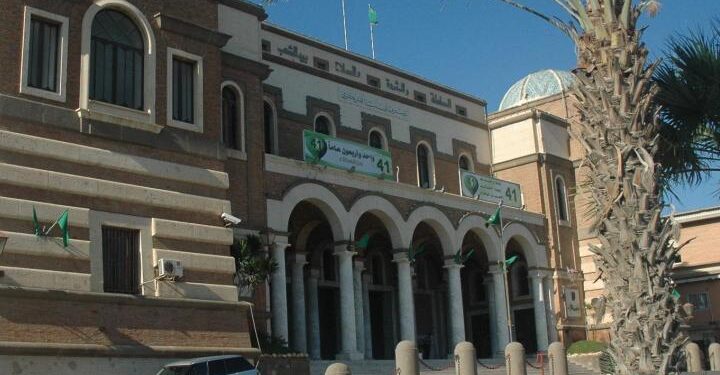 ليبيا بأكملها رهينة لمسلحين يستهدفون “المصرف المركزي”