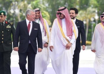 وصول الملك عبد الله الثاني إلى جدة للمشاركة في القمة العربية (صور)
