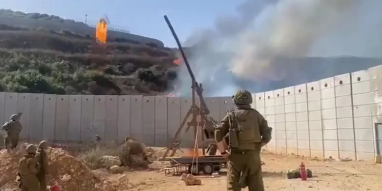 فيديو.. الجيش الإسرائيلي يستخدم “المنجنيق” لحرق جنوب لبنان