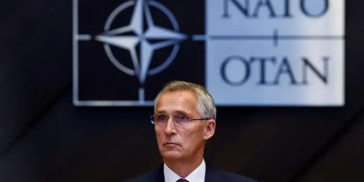 الناتو: مستعدون لكافة الاحتمالات ولن نقبل تهديدات روسيا