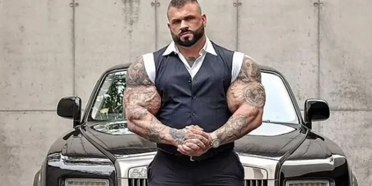 وفاة “الوحش”.. أضخم لاعب كمال أجسام في العالم