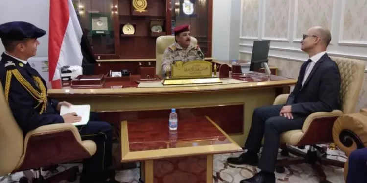 اليمن يدعو المجتمع الدولي لمواجهة التمدد الإيراني