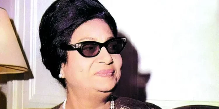 أم كلثوم بقائمة أعظم “200 مطرب بالتاريخ” بعد تخطيها مايكل جاكسون وريانا..