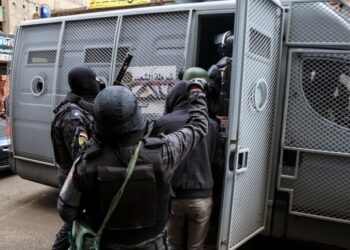 مصر.. إحالة مسؤولين مصريين للمحاكمة في قضية فساد كبرى