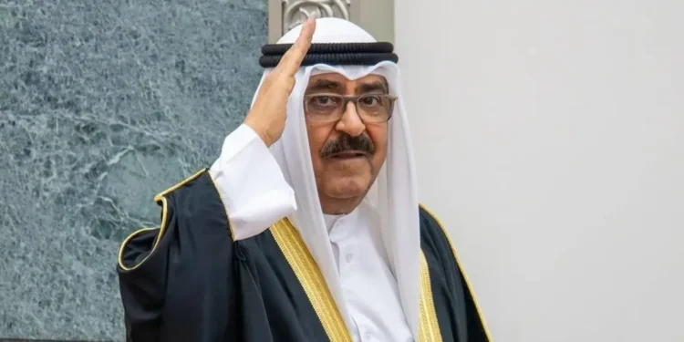 أمير الكويت للحكومة الجديدة: سنحاسب من يقصر بعمله