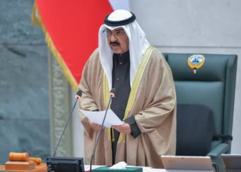 أمير الكويت يحل مجلس الأمة ويعطّل بعض مواد الدستور