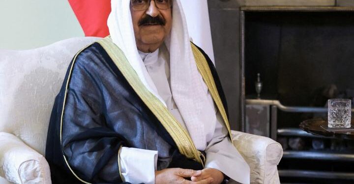 رحيل الأمير نواف وقيادة الكويت المستقبلية
