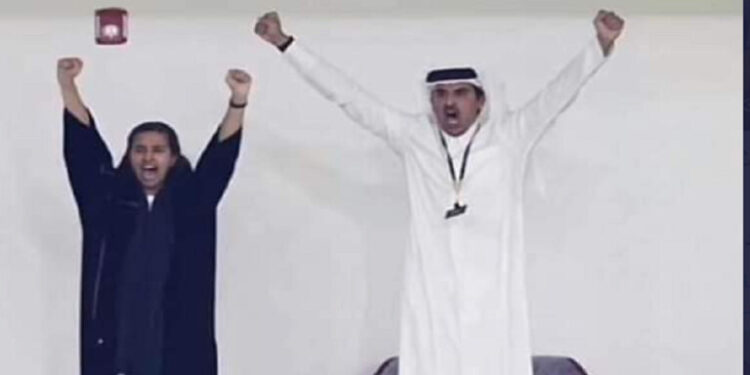شاهد.. فرحة أمير قطر بتأهل المغرب التاريخي لربع نهائي المونديال