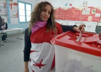 إقبال بطيء على التصويت في الانتخابات البرلمانية بتونس