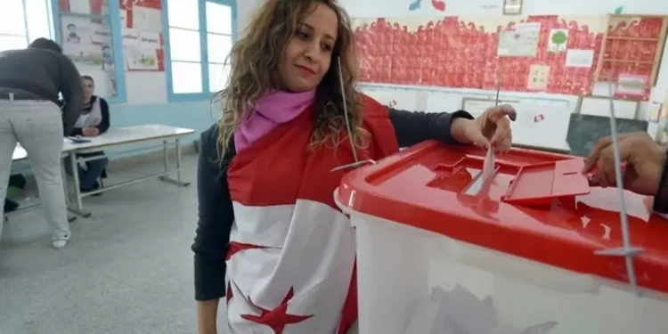 إقبال بطيء على التصويت في الانتخابات البرلمانية بتونس