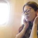 لتجنب انسداد الأذنين المزعج على الطائرة.. إليك “حيلة ذكية”!