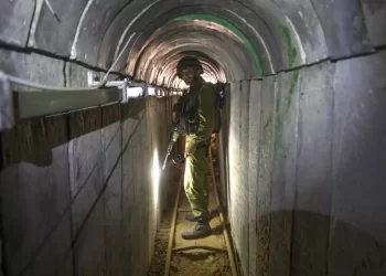 كيف تضيء حماس أنفاقها؟.. إسرائيل “يوجد وقود في غزة”