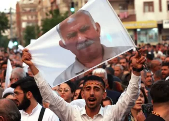 “بعد 27 عاماً من السجن: أوجلان ينزع سلاح العمال الكردستاني ضد تركيا