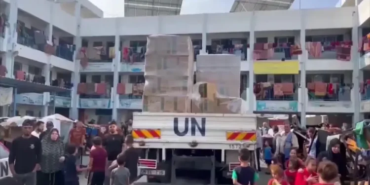 نتنياهو يجهز خطة إسرائيلية من 3 مراحل لإخراج أونروا من غزة