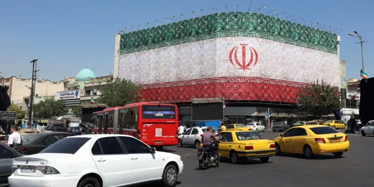 “يوم بلا سيارات” ايران تدفع ثمن نقص المنتجات النفطية