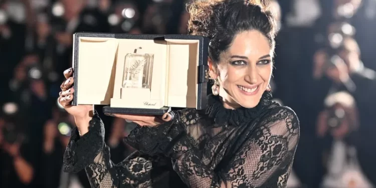 إيرانية تفوز بجائزة أفضل ممثلة في مهرجان “كان السينمائي”