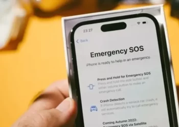 استغاثة عبر الأقمار.. طمأنة غريبة للأصدقاء من “آيفون”