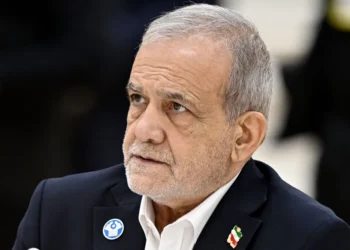 “شرطاً واحداً” يضعه بازشكيان لنجاح المفاوضات مع أمريكا