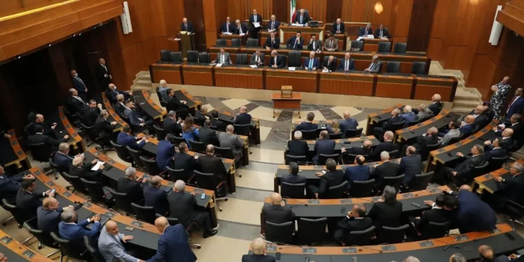 برلمان لبنان يخفق في اختيار رئيس جديد للبلاد