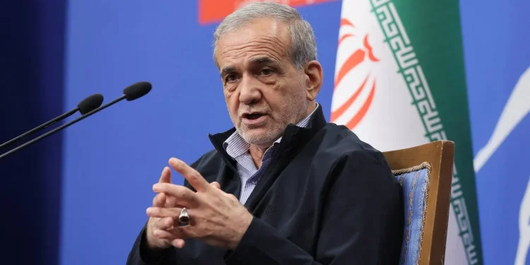 الرئيس الإيراني يرد على ترمب: لن أتفاوض و«افعل ما تريد»