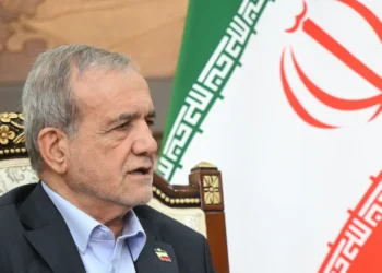 “إيران تمر بظروف حرجة” وبزشكيان يقر بضغوط الحرب