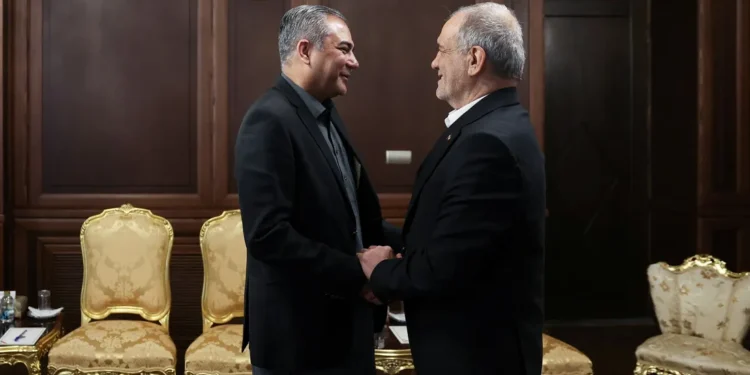 وزير داخلية باكستان في طهران وسط تعثر المفاوضات مع واشنطن