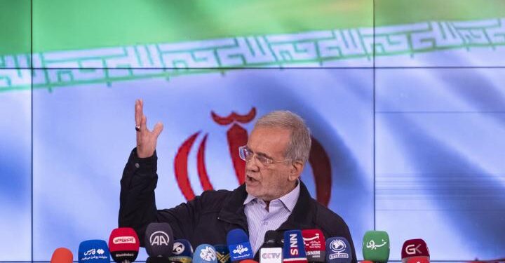 حكومة بزشكيان تعكس الركود المؤسسي في إيران