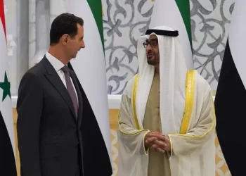 الأسد يصل إلى الإمارات.. ومحمد بن زايد في مقدمة مستقبليه