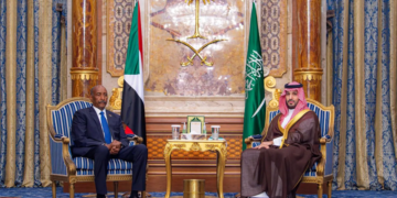 الأمير محمد بن سلمان للبرهان: حريصون على استقرار السودان