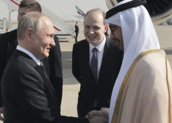 الرئيس بوتين يصل إلى أبوظبي في زيارة رسمية تشمل السعودية