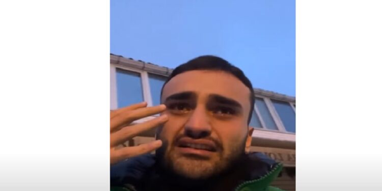 بالفيديو.. الشيف التركي الشهير بوراك ينهار باكياً تجاه فاجعة الزلزال