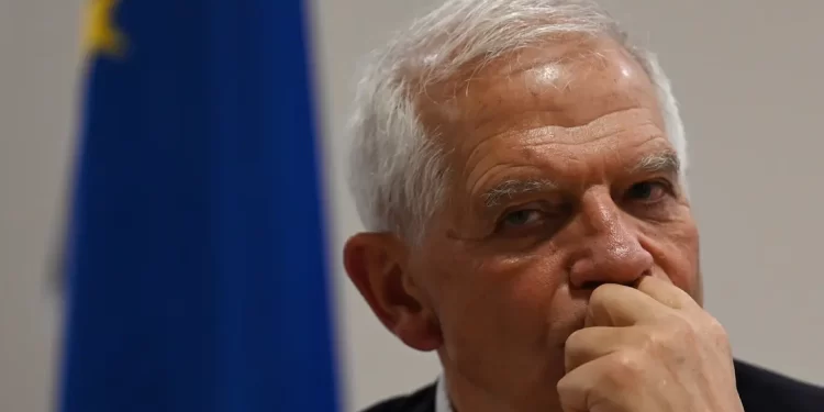 منذ 500 يوم.. بوريل يؤكد “طهران مازالت تحتجز دبلوماسياً أوروبياً”