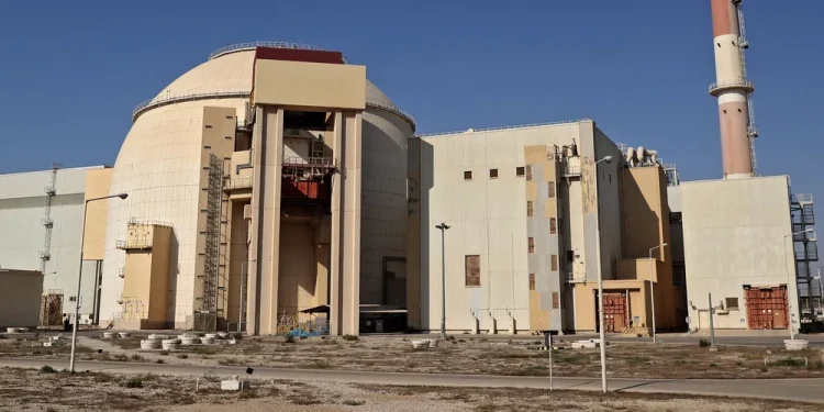 شروط إيران قد تفتح مواقعها النووية لمفتشين أميركيين