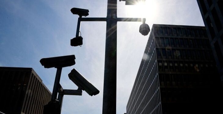 هكذا طوّرت شركات إسرائيلية تقنيات التجسّس على البشر بواسطة إعلانات تجارية