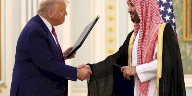 ترامب يفتح خزائن “السلاح المحرم” للسعودية وولي العهد يرد باستثمار “تريليوني”
