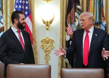 ترمب يصف الشرع بـ«القوي جدا» وماضيه القتالي سيساعده في إعادة إعمار بلده الذي دمرّته الحرب