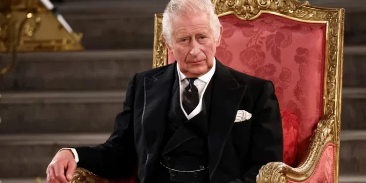 “شبح مخيف” يطارد عشرات الموظفين في مقر ملك بريطانيا