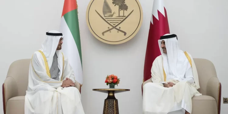 الشيخ محمد بن زايد يبدأ زيارة رسمية إلى قطر