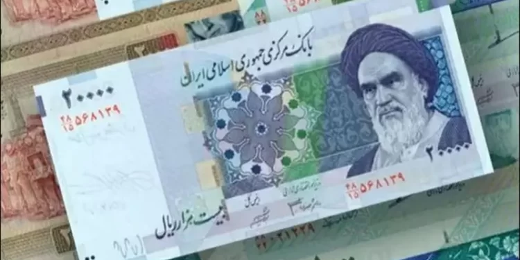 خطوة غربية تقفز بسعر الدولار والذهب في إيران إلى مستويات قياسية