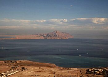 السعودية تنشر خريطة جديدة لحدودها تضم تيران وصنافير وتغير اسميهما