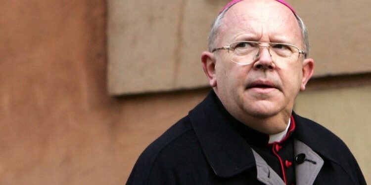 الكنيسة تفتح تحقيقًا بحق كاردينال فرنسي قدم اعترافات بالاعتداء الجنسي