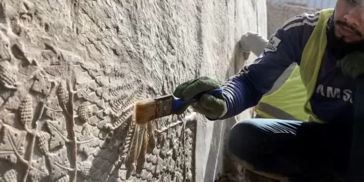 اكتشاف جداريات أثرية في الموصل العراقية تعود إلى 2700 عام