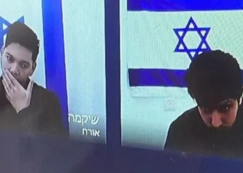يديعوت احرونوت تكشف هوية جنديان اسرائليان سربا معلومات عن القبة الحديدية لإيران