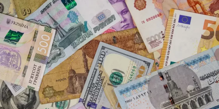 سعر الدولار في مصر يخترق مستويات جديدة مقابل الجنيه بالبنك المركزي