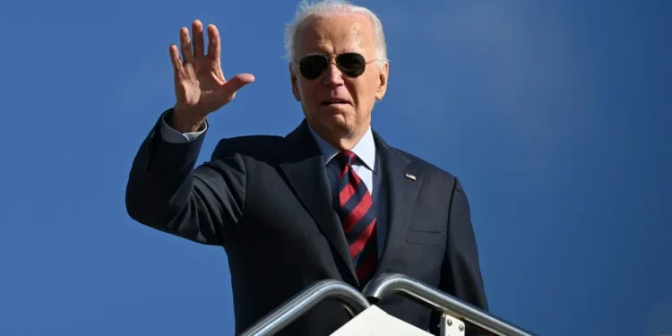 فيديو لزلة لسان جديدة لبايدن.. التقى رئيسا توفي قبل 30 عاما